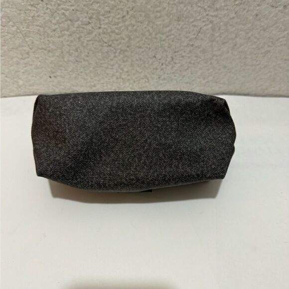 Tumi Delta First Class Travel Pouch - Picture 7 of 12